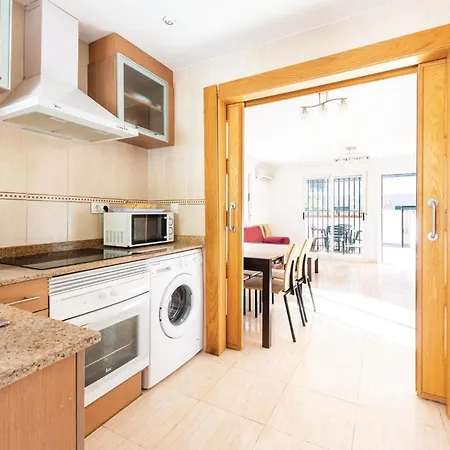 Apartamento Amazing In With Kitchen